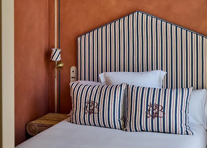 Cristine Bedfor Hotel