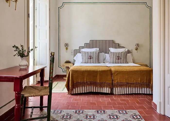 Hotel Cristine Bedfor 4*